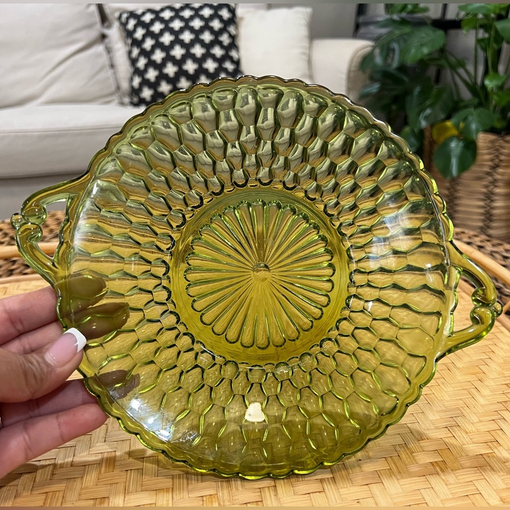 Vintage Indiana Glass Avocado Green Honeycomb Pattern Dish MCM Mid-century